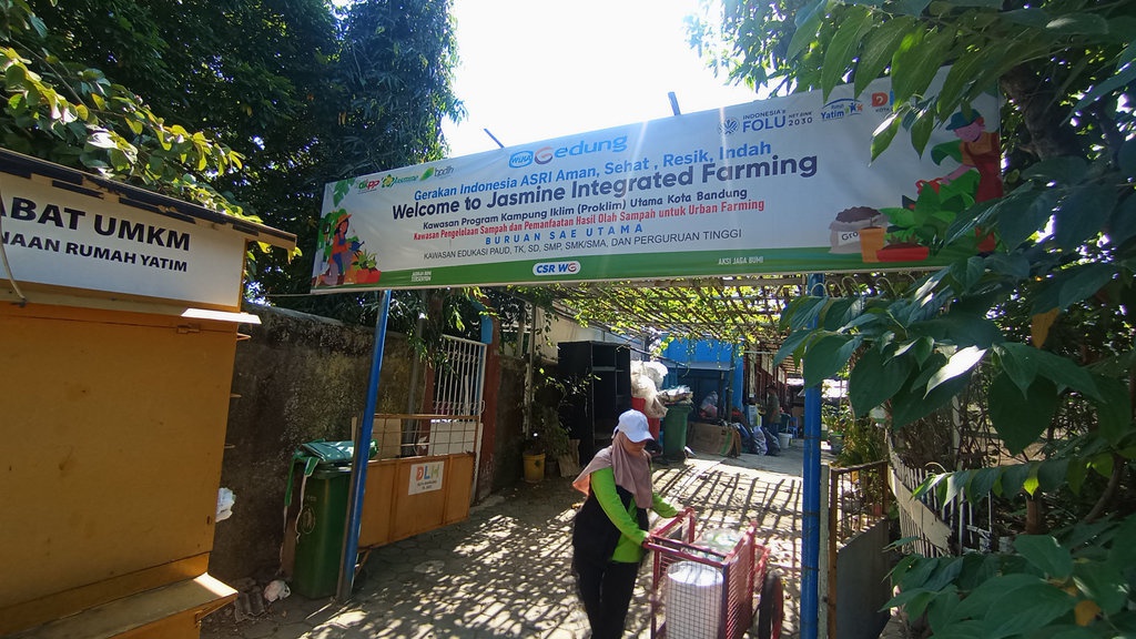 Jasmine Integrated Farming dan Masa Depan Tani Perkotaan Jasmine Integrated Farming dan Masa Depan Tani Perkotaan