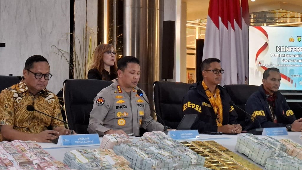 Polri Belum Umumkan Tersangka Dugaan Korupsi Usai Geledah 12 TKP Polri Belum Umumkan Tersangka Dugaan Korupsi Usai Geledah 12 TKP