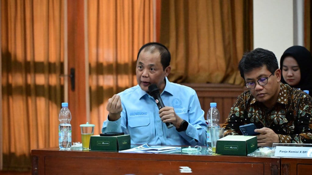 DPR Dorong Pemerintah Evaluasi UKT usai Banyak Mahasiswa Mundur DPR Dorong Pemerintah Evaluasi UKT usai Banyak Mahasiswa Mundur