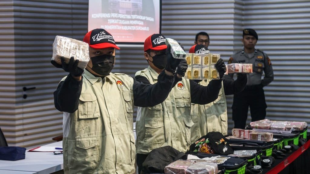 KPK Ungkap Bupati Etik Ancam Mutasi Bawahan yang Tak Setor Uang KPK Ungkap Bupati Etik Ancam Mutasi Bawahan yang Tak Setor Uang