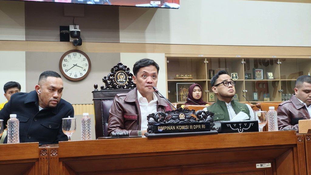 Komisi III DPR Bentuk Panja Kasus Korupsi Eks Jampidsus Febrie Komisi III DPR Bentuk Panja Kasus Korupsi Eks Jampidsus Febrie