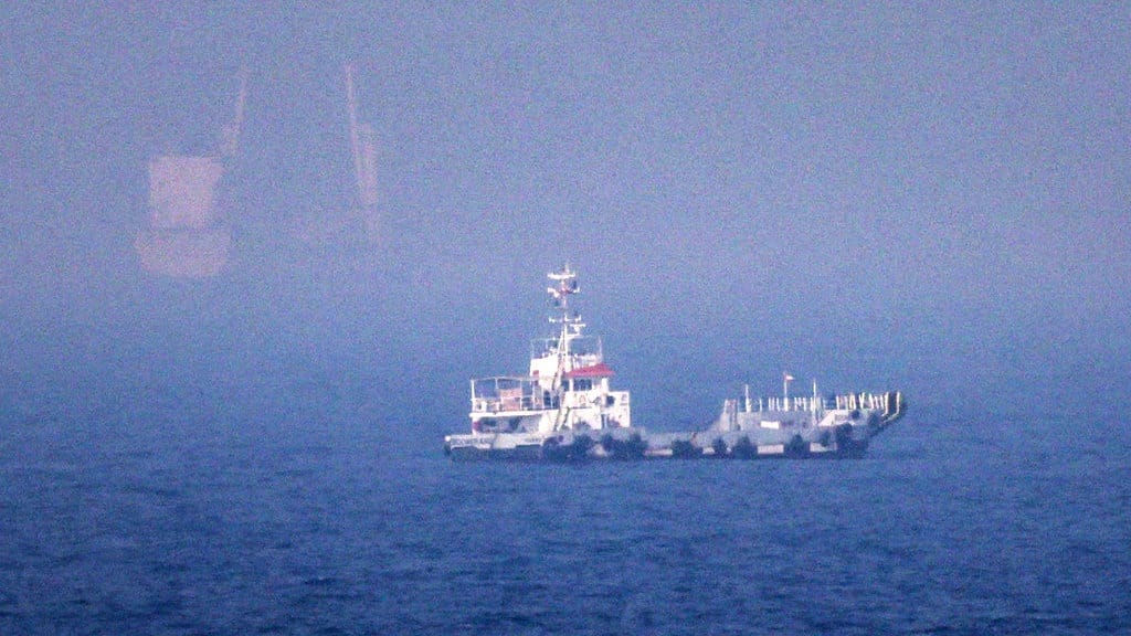 Trump Usul Tarif 20 Persen untuk Kargo yang Lewat Selat Hormuz Trump Usul Tarif 20 Persen untuk Kargo yang Lewat Selat Hormuz