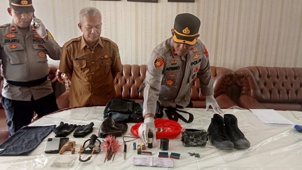 Ledakan di MAN 3 Padang, Pelajar Diduga Rakit Bom Sendiri Ledakan di MAN 3 Padang, Pelajar Diduga Rakit Bom Sendiri