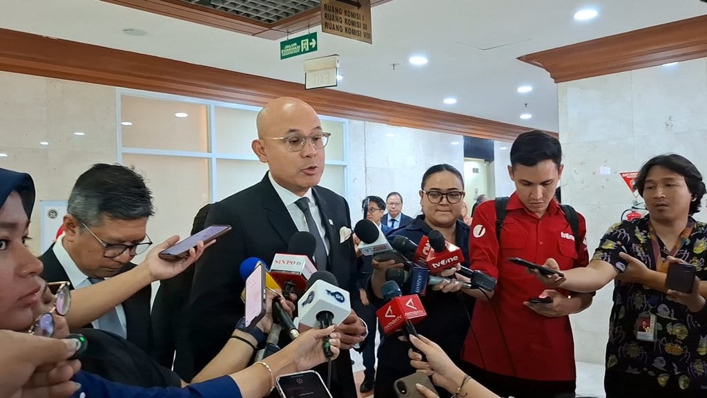 Kemlu Pastikan WNI Aman dari Saling Serang Arab Saudi dan Houthi Kemlu Pastikan WNI Aman dari Saling Serang Arab Saudi dan Houthi