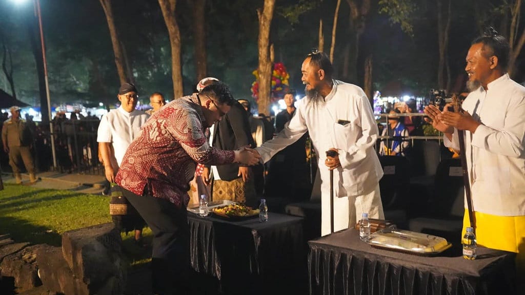 Perkuat Toleransi, Mas Dhito Hadiri Pagelaran Budaya Tegowangi Perkuat Toleransi, Mas Dhito Hadiri Pagelaran Budaya Tegowangi