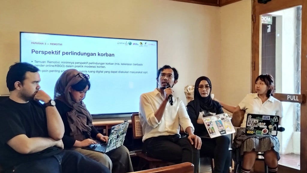 Koalisi TAKDIR Ajukan Uji Materi PP Sistem-Transaksi Elektronik Koalisi TAKDIR Ajukan Uji Materi PP Sistem-Transaksi Elektronik