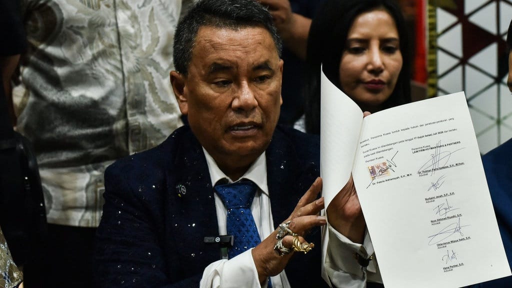 Jejak Hotman Paris di Kasus Febrie Adriansyah hingga Mundur Jejak Hotman Paris di Kasus Febrie Adriansyah hingga Mundur