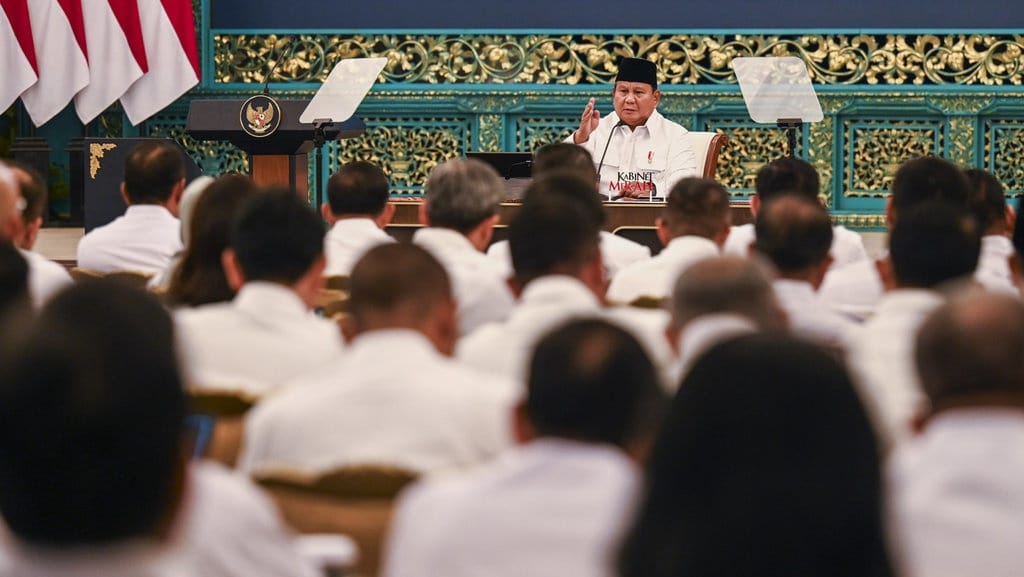 Survei: Mayoritas Publik Setuju Prabowo Reshuffle Kabinet Lagi Survei: Mayoritas Publik Setuju Prabowo Reshuffle Kabinet Lagi