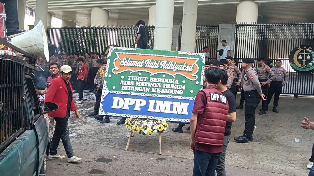 Demo IMM Desak Kejagung Transparan Usut Kasus Febrie Adriansyah Demo IMM Desak Kejagung Transparan Usut Kasus Febrie Adriansyah