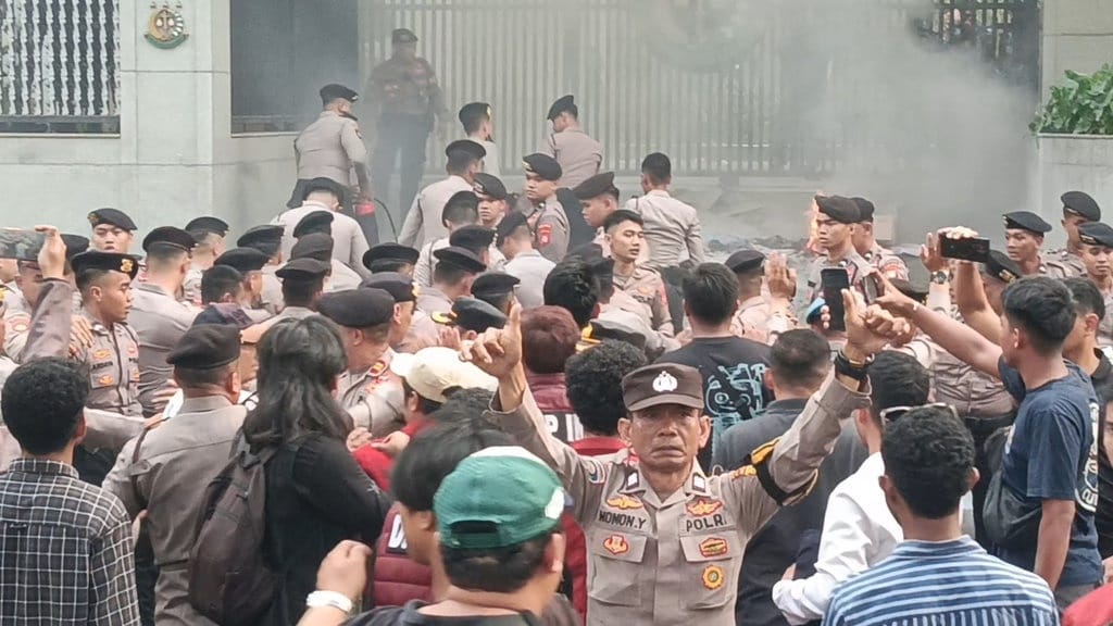 Rangkuman Demo di Jakarta 20-22 Juli dan Sorotan Media Asing Rangkuman Demo di Jakarta 20-22 Juli dan Sorotan Media Asing