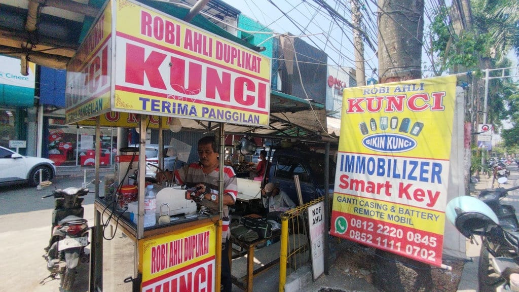 Asa Tukang Duplikat Kunci: Menolak Tumpul Tergerus Zaman Asa Tukang Duplikat Kunci: Menolak Tumpul Tergerus Zaman