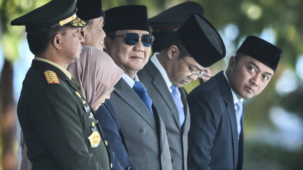 Prabowo Sentil Petinggi TNI-Polri Jangan Jadi 'Jenderal Salon' Prabowo Sentil Petinggi TNI-Polri Jangan Jadi 'Jenderal Salon'