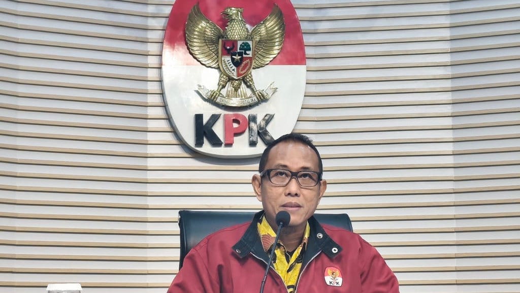 Staf KPK Pemeras Bupati Pemalang Pakai Timer di Chat Ayahnya Staf KPK Pemeras Bupati Pemalang Pakai Timer di Chat Ayahnya