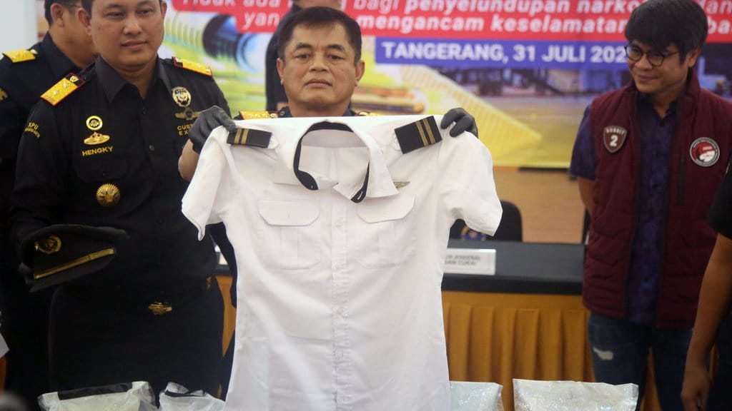 Bareskrim Koordinasi PDRM Telusuri Jaringan Pilot Kurir Narkoba Bareskrim Koordinasi PDRM Telusuri Jaringan Pilot Kurir Narkoba