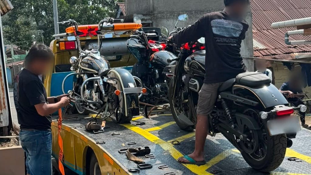 KPK Geledah 6 Lokasi terkait Kasus Pemalang, Sita 4 Moge-Emas KPK Geledah 6 Lokasi terkait Kasus Pemalang, Sita 4 Moge-Emas