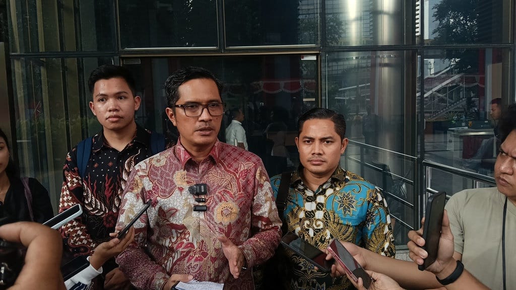 Respons Keluarga Eks Jampidsus Febrie soal Wafatnya Sutrimo Respons Keluarga Eks Jampidsus Febrie soal Wafatnya Sutrimo