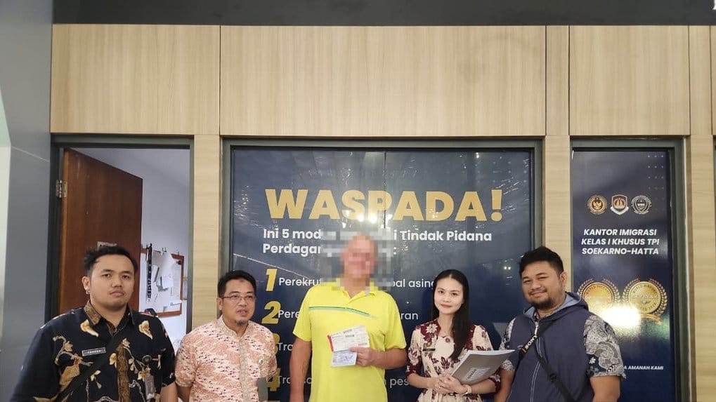 Imigrasi Deportasi WN AS yang Mabuk dan Bikin Onar di Sukabumi Imigrasi Deportasi WN AS yang Mabuk dan Bikin Onar di Sukabumi