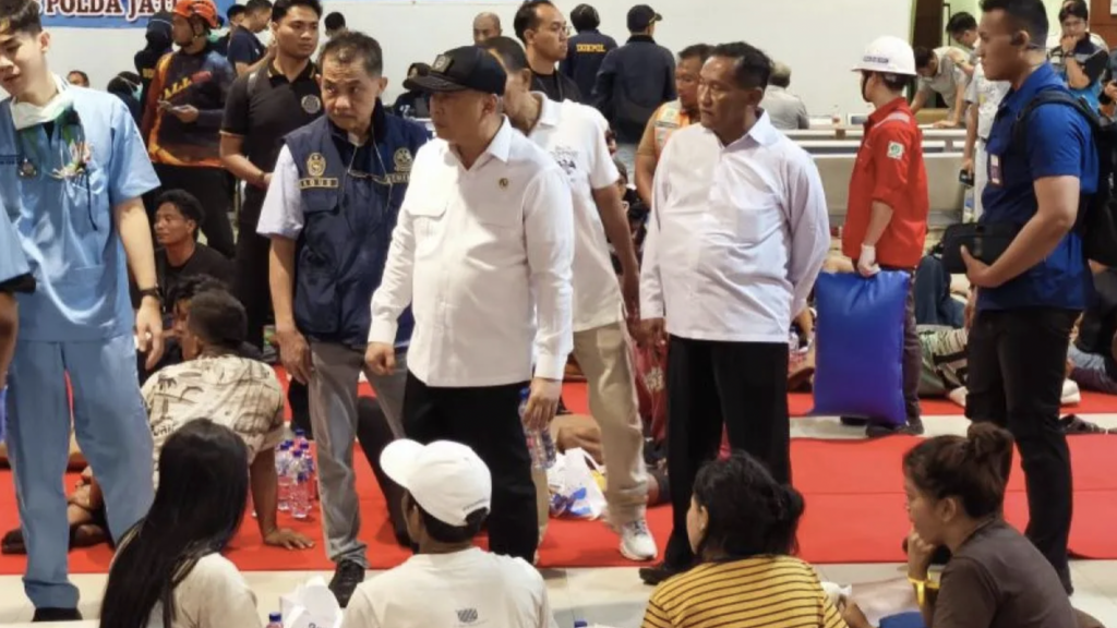 Menhub Akan Evaluasi Operator KMP Mutiara Sentosa II Menhub Akan Evaluasi Operator KMP Mutiara Sentosa II