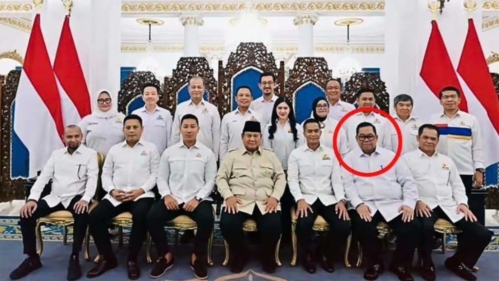 Siapa Anton Timbang Tersangka yang Viral Foto dengan Presiden? Siapa Anton Timbang Tersangka yang Viral Foto dengan Presiden?