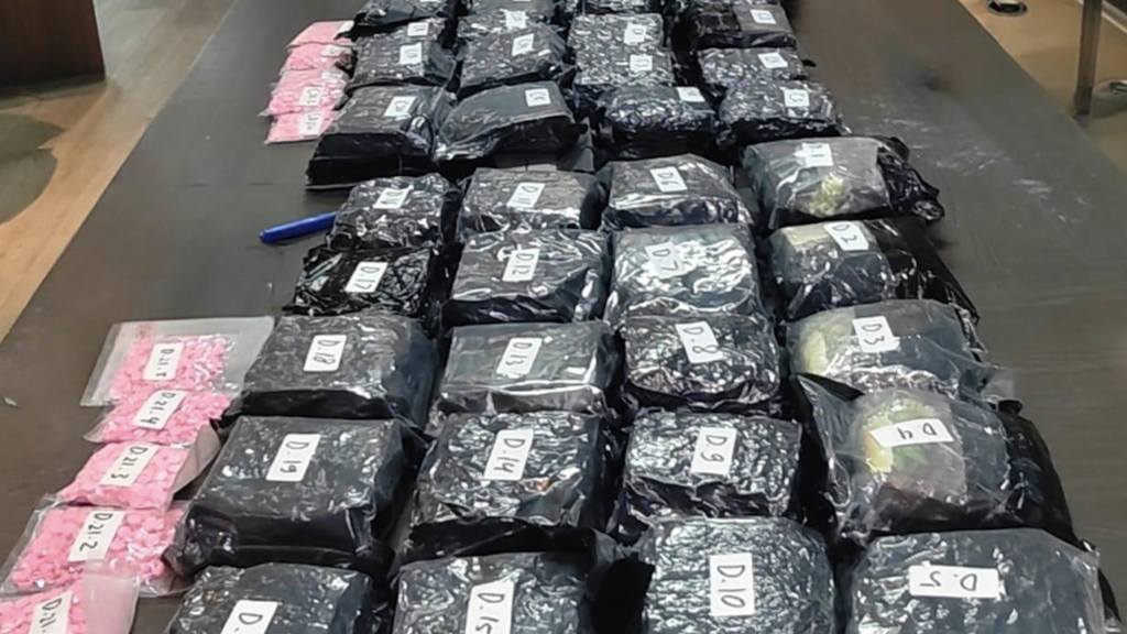 Bareskrim Polri Tangkap 6 Orang Terkait Peredaran 86,3 kg Sabu Bareskrim Polri Tangkap 6 Orang Terkait Peredaran 86,3 kg Sabu