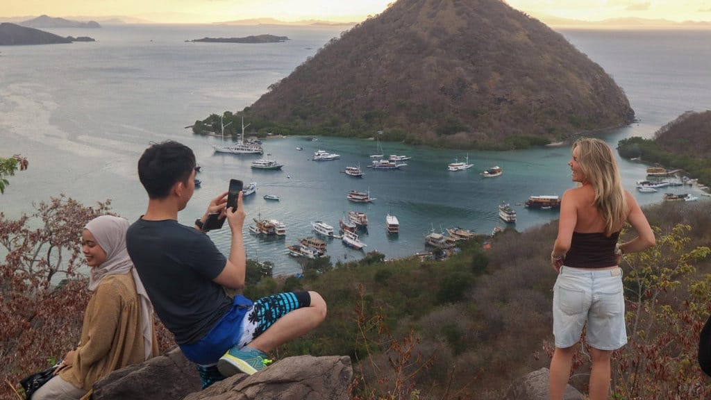 Kronologi Agen Travel Tipu Wisata 22 Turis Cina di Labuan Bajo Kronologi Agen Travel Tipu Wisata 22 Turis Cina di Labuan Bajo