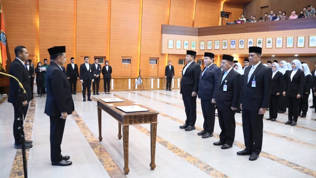 Lantik Pejabat Baru, Mendagri Motivasi ASN Tingkatkan Kinerja Lantik Pejabat Baru, Mendagri Motivasi ASN Tingkatkan Kinerja