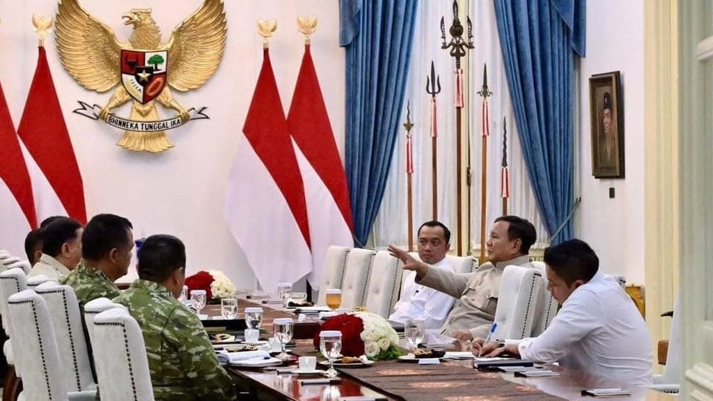 Prabowo Kumpulkan Petinggi TNI, Minta Kado Spesial HUT ke-81 RI Prabowo Kumpulkan Petinggi TNI, Minta Kado Spesial HUT ke-81 RI