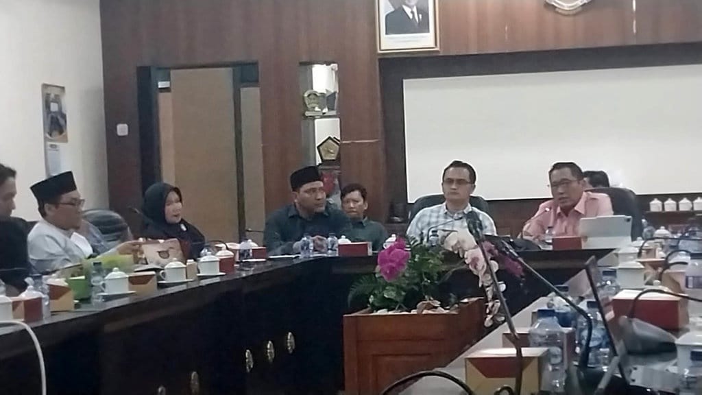 Pro-Kontra Pinjaman Rp786,57 M Pemkab Jember Pro-Kontra Pinjaman Rp786,57 M Pemkab Jember