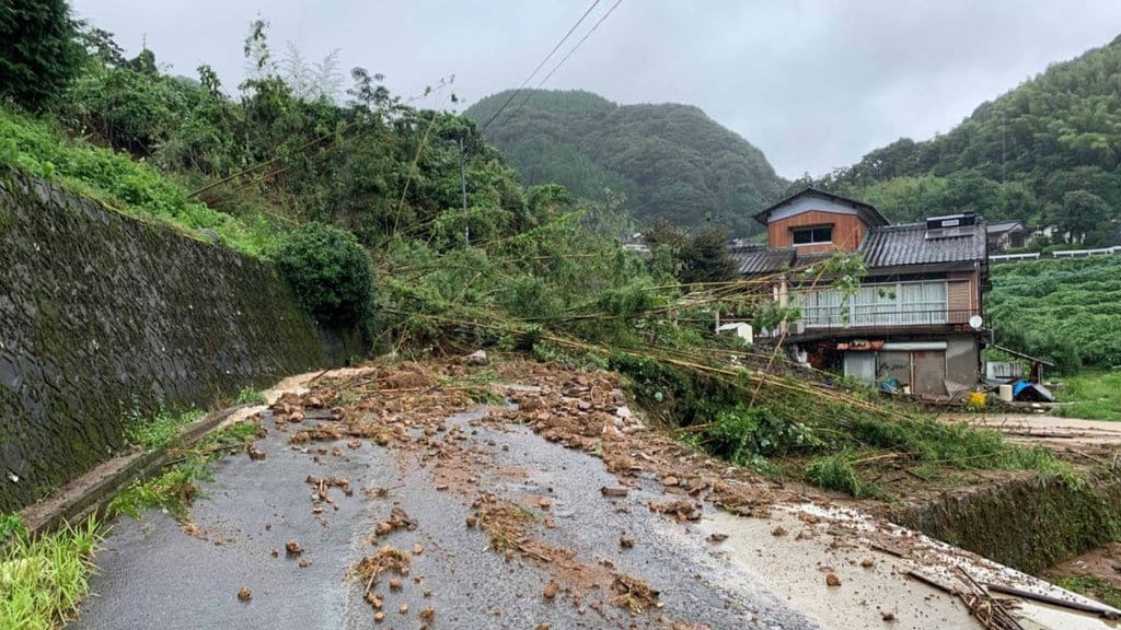 Longsor di Nagano Jepang, 390 Orang Terisolasi Longsor di Nagano Jepang, 390 Orang Terisolasi