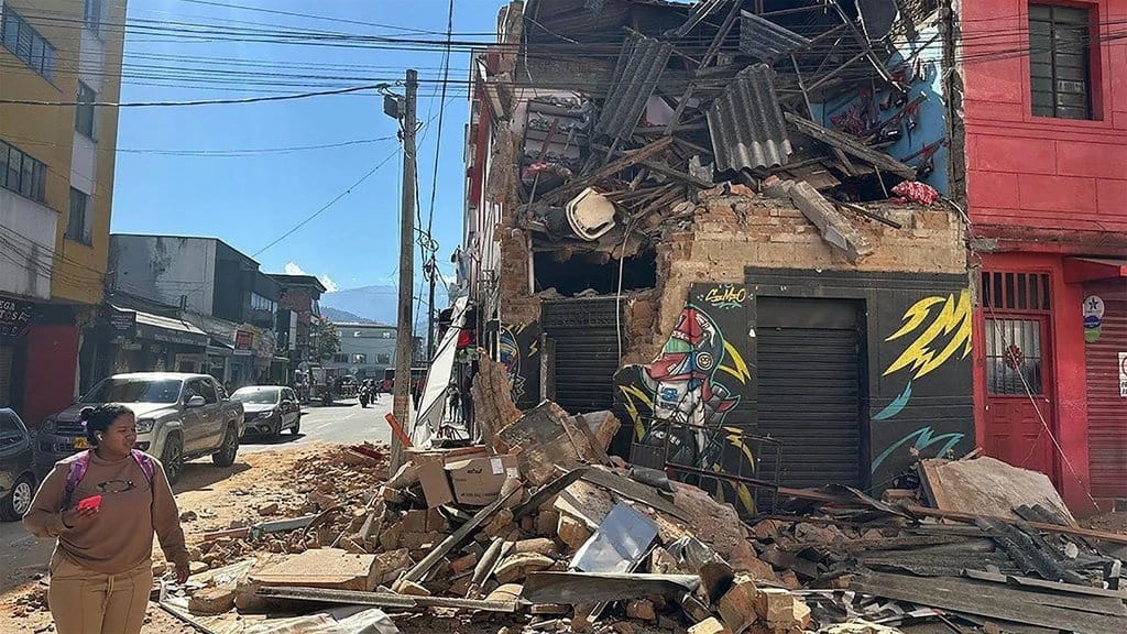 Gempa Magnitudo 7,4 di Kolombia, 111 Orang Dilaporkan Tewas Gempa Magnitudo 7,4 di Kolombia, 111 Orang Dilaporkan Tewas
