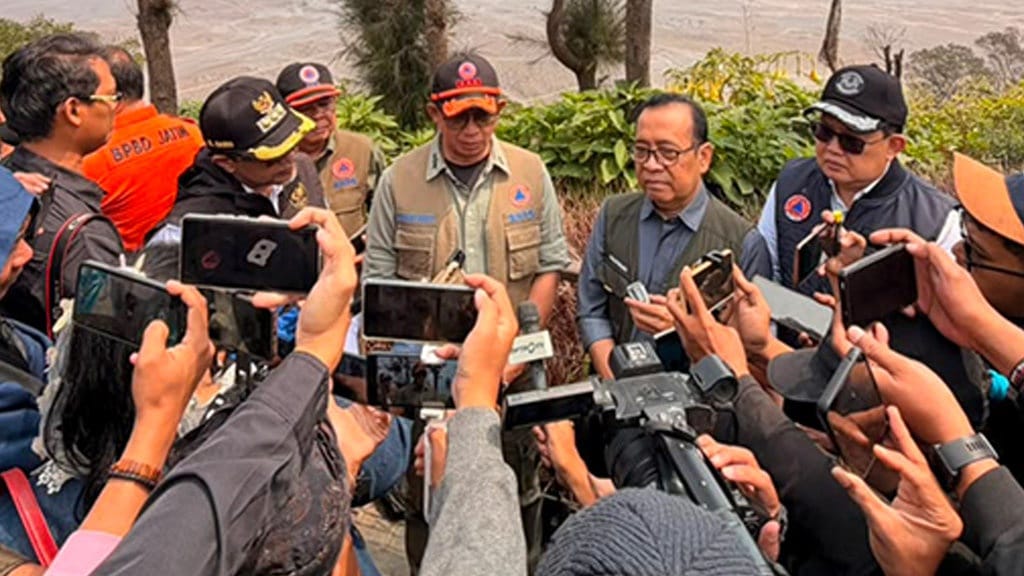 Menko PMK Pratikno Sanggah Kabar Sakit dan Mundur dari Kabinet Menko PMK Pratikno Sanggah Kabar Sakit dan Mundur dari Kabinet