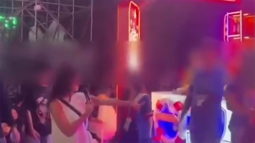 Polemik Promosi Miras Pakai Hafalan Al-Qur'an di Festival Musik Polemik Promosi Miras Pakai Hafalan Al-Qur'an di Festival Musik