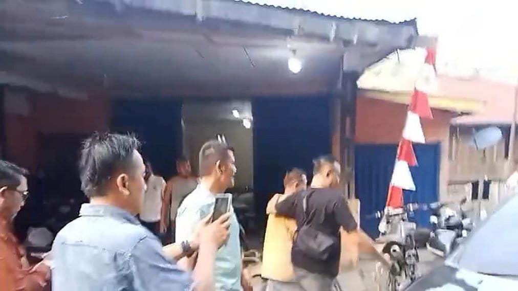 Polisi Tangkap 2 Pembunuh Plt Kepala KUA di OKU Selatan Polisi Tangkap 2 Pembunuh Plt Kepala KUA di OKU Selatan