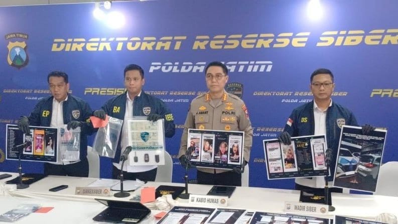 Polda Jatim Ungkap Kasus Arisan Online Bodong Senilai Rp71 M Polda Jatim Ungkap Kasus Arisan Online Bodong Senilai Rp71 M