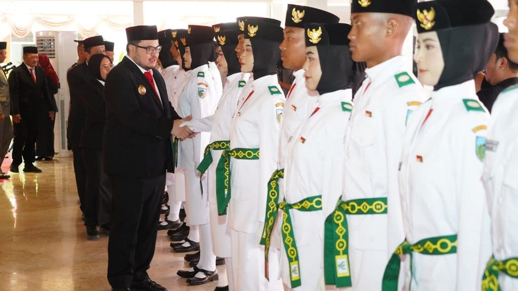 Kukuhkan Paskibraka, Mas Dhito: Jadilah Contoh & Jaga Pancasila Kukuhkan Paskibraka, Mas Dhito: Jadilah Contoh & Jaga Pancasila