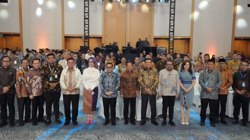 Mendagri Dorong K/L Beri Apresiasi bagi Pemda Berprestasi Mendagri Dorong K/L Beri Apresiasi bagi Pemda Berprestasi