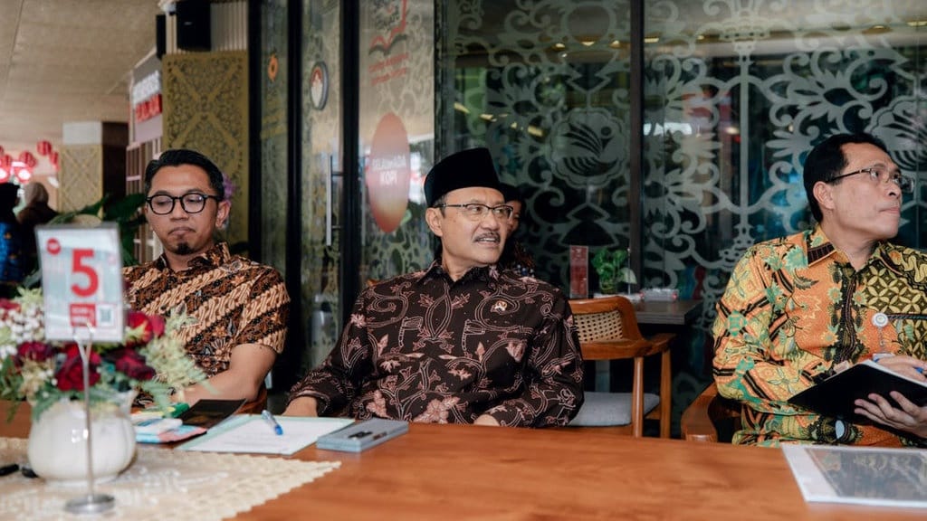 Kemensos Gandeng SP2MI Atasi Masalah Anak Tak Sekolah Kemensos Gandeng SP2MI Atasi Masalah Anak Tak Sekolah