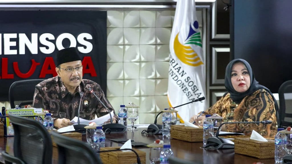Kemensos Siapkan Bantuan dan Safe House bagi Korban Karhutla Kemensos Siapkan Bantuan dan Safe House bagi Korban Karhutla