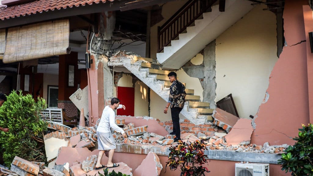 Gempa Susulan Diprediksi Berminggu-minggu, BMKG: Jangan Panik Gempa Susulan Diprediksi Berminggu-minggu, BMKG: Jangan Panik