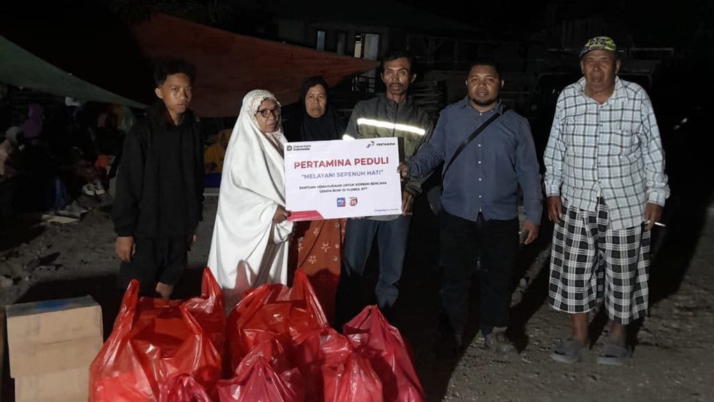 Pertamina Salurkan Energi Sekaligus Kepedulian ke Flores Pertamina Salurkan Energi Sekaligus Kepedulian ke Flores