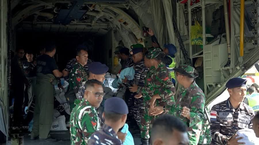 2.445 Paket Bantuan Sembako dari Presiden Tiba di Sikka NTT 2.445 Paket Bantuan Sembako dari Presiden Tiba di Sikka NTT