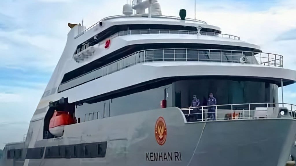 Kenapa Ada Logo Kementerian Pertahanan di Kapal Milik Haji Isam? Kenapa Ada Logo Kementerian Pertahanan di Kapal Milik Haji Isam?