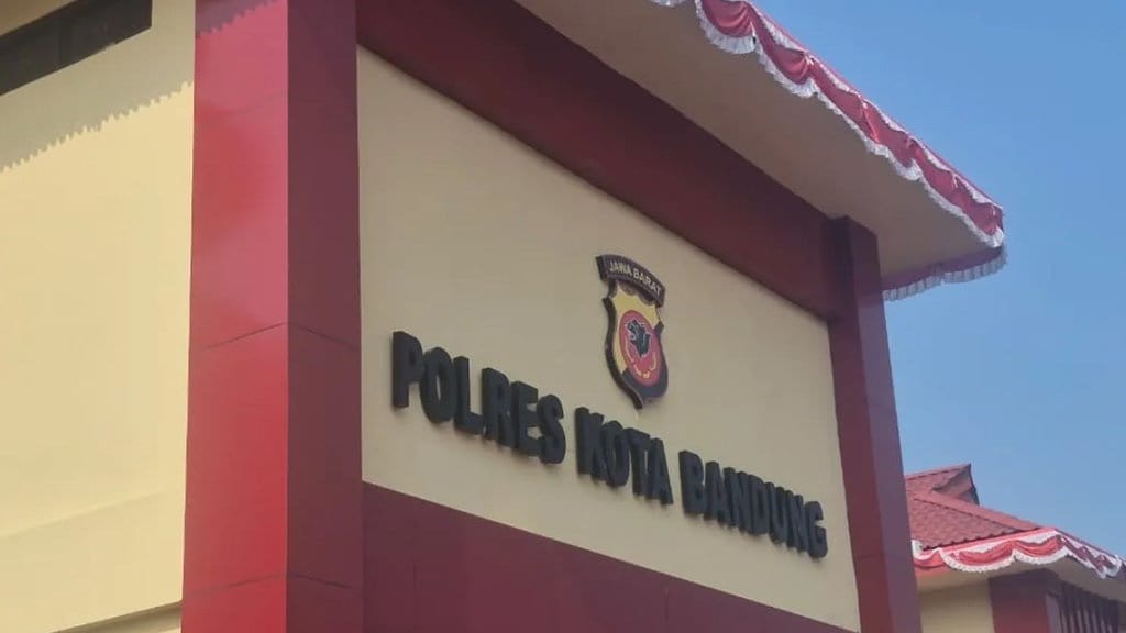 Polisi Tangkap Pelaku Pemukulan Kapolsek & Danramil Cicalengka Polisi Tangkap Pelaku Pemukulan Kapolsek & Danramil Cicalengka
