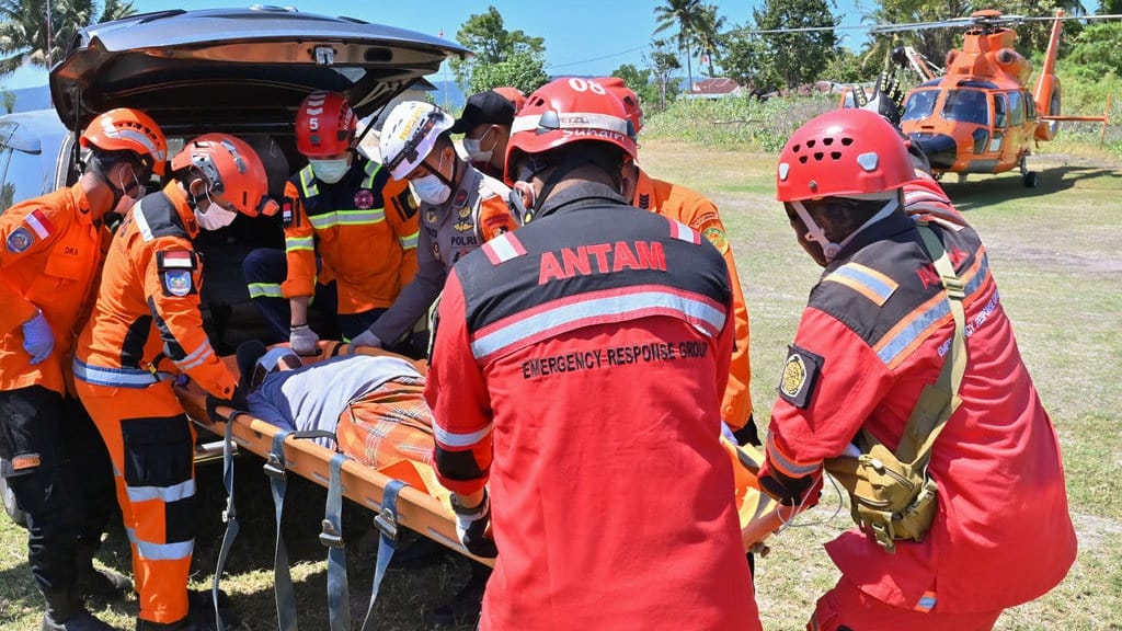 Update Gempa NTT Hari Keempat: 70 Orang Meninggal Dunia Update Gempa NTT Hari Keempat: 70 Orang Meninggal Dunia