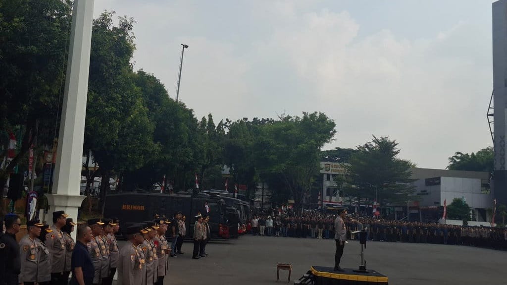 Polri Kerahkan 9.242 Personel untuk Kawal Aksi Demo Hari Ini Polri Kerahkan 9.242 Personel untuk Kawal Aksi Demo Hari Ini