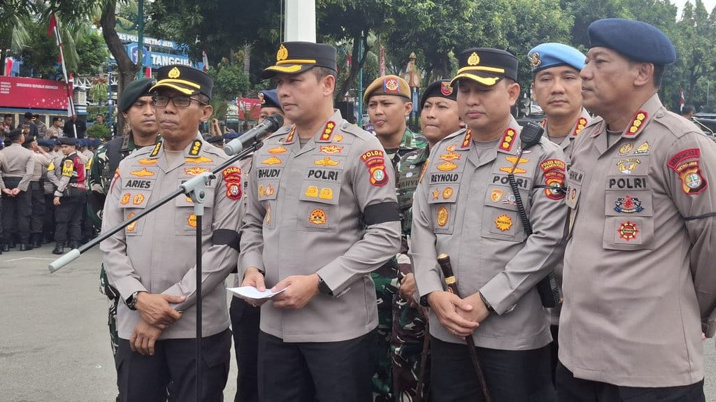 Polisi Cegat 21 Orang Bawa Benda Berbahaya Jelang Demo Mahasiswa Polisi Cegat 21 Orang Bawa Benda Berbahaya Jelang Demo Mahasiswa