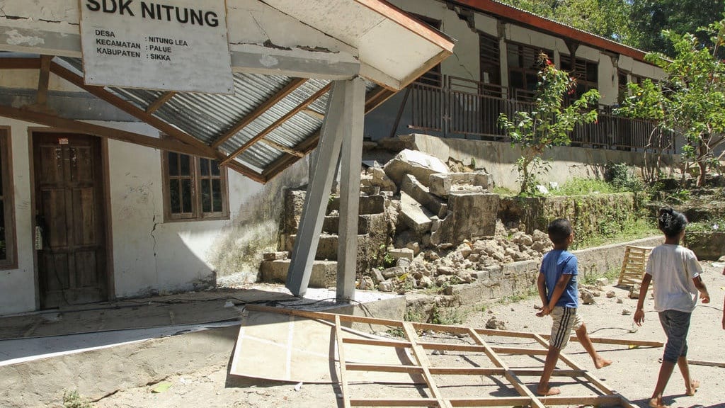 Dukcapil Segera Urus Dokumen Rusak Warga NTT Terdampak Gempa Dukcapil Segera Urus Dokumen Rusak Warga NTT Terdampak Gempa