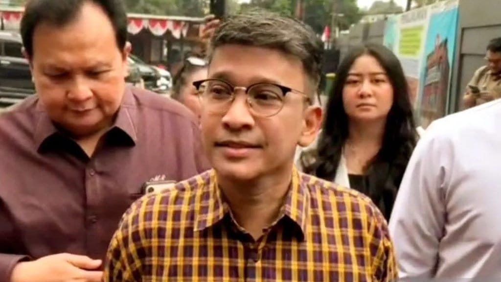 Polisi Tetapkan Ruben Onsu Tersangka Kasus Dugaan Penipuan Polisi Tetapkan Ruben Onsu Tersangka Kasus Dugaan Penipuan