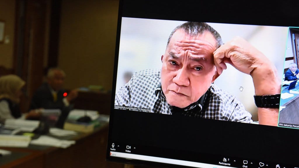 Praperadilan Ditolak, Lodewyk Pusung Tetap Tersangka Kasus MBG Praperadilan Ditolak, Lodewyk Pusung Tetap Tersangka Kasus MBG