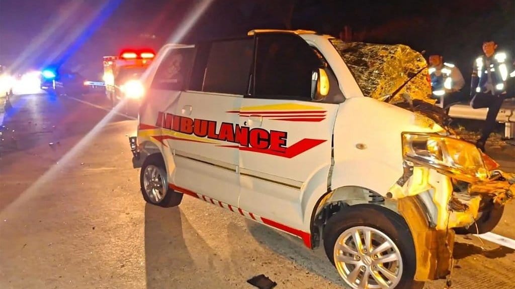 Kronologi Kecelakaan Ambulans di Tol Batang, 3 Orang Tewas Kronologi Kecelakaan Ambulans di Tol Batang, 3 Orang Tewas
